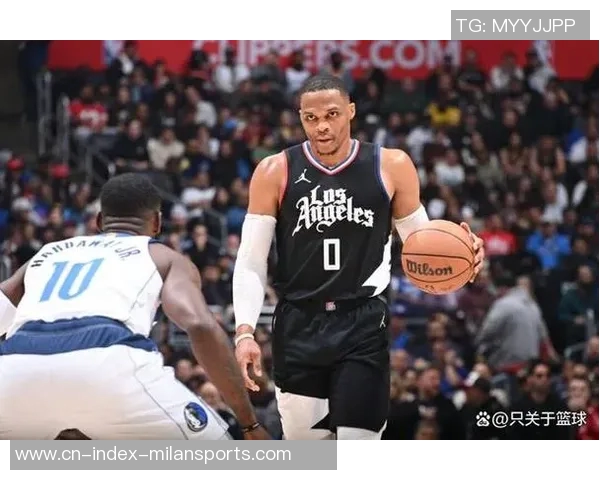 小卡表现起伏不定17投9中斩获22分8篮板6助攻三分球全失落空 小卡表现起伏不定17投9中斩获22分8篮板6助攻三分球全失落空