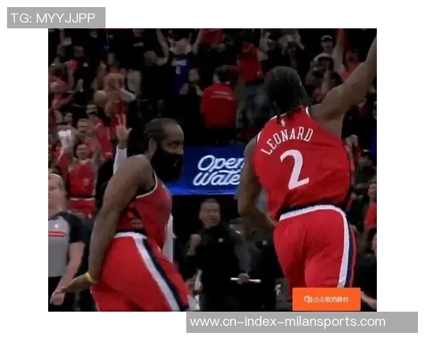 小卡为哈登送上新年祝福希望他一年都能保持干净的胡子不被食物弄脏