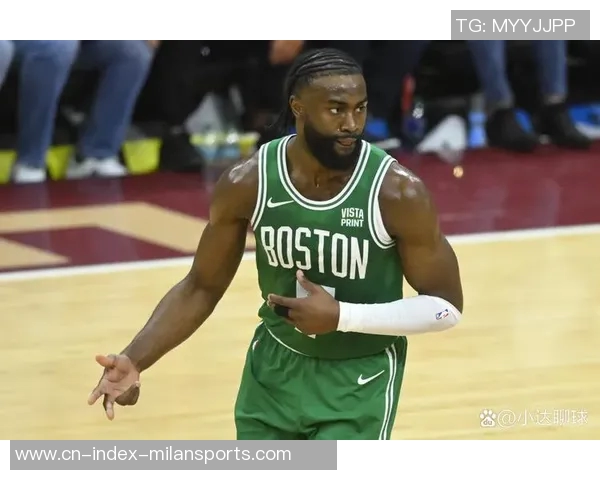 怀特谈杰伦布朗自我要求严格输球责任应由全队共同承担